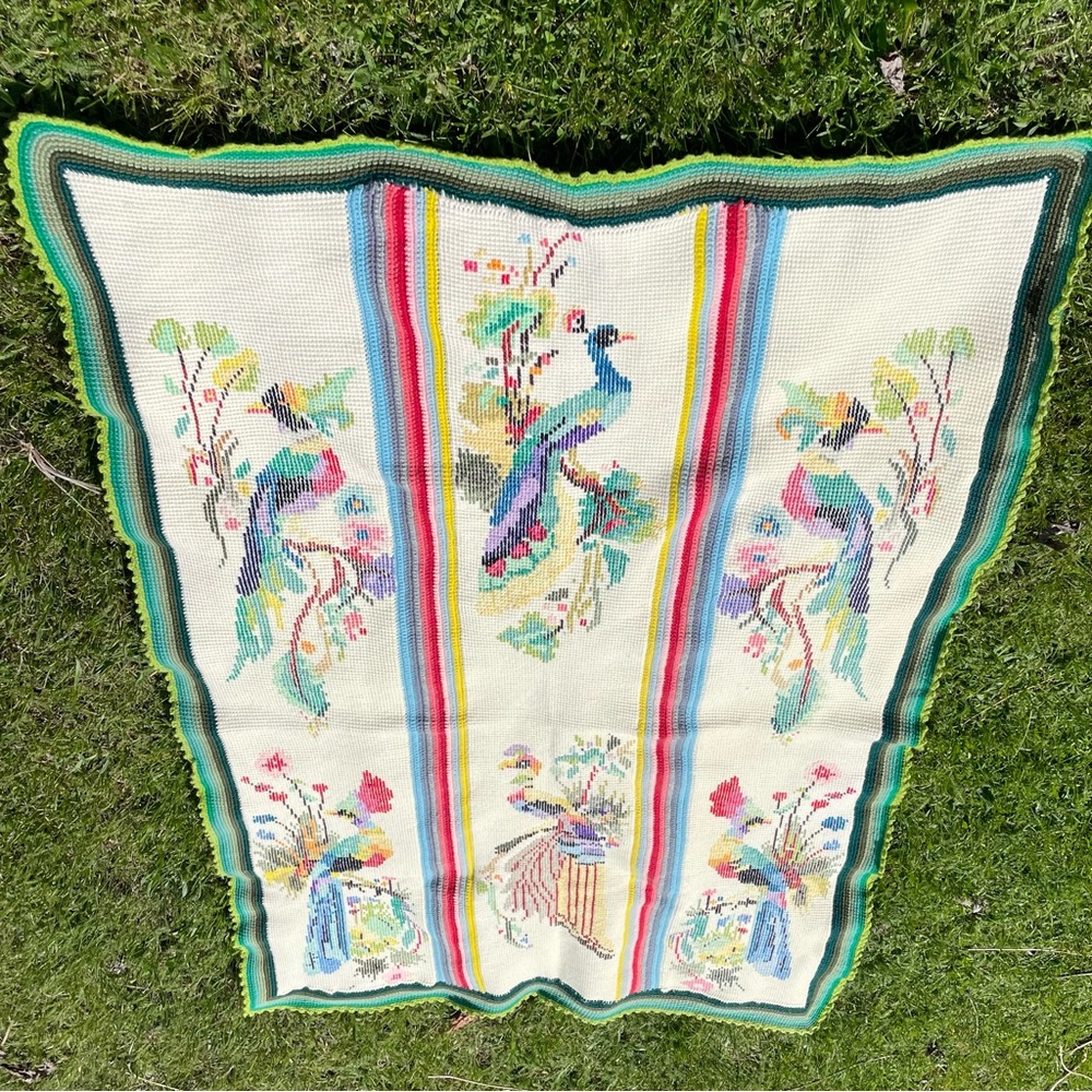 VINTAGE Peacock Bird Handmade Needlepoint Crochet Throw Blanket Afghan - Picture 4 of 11